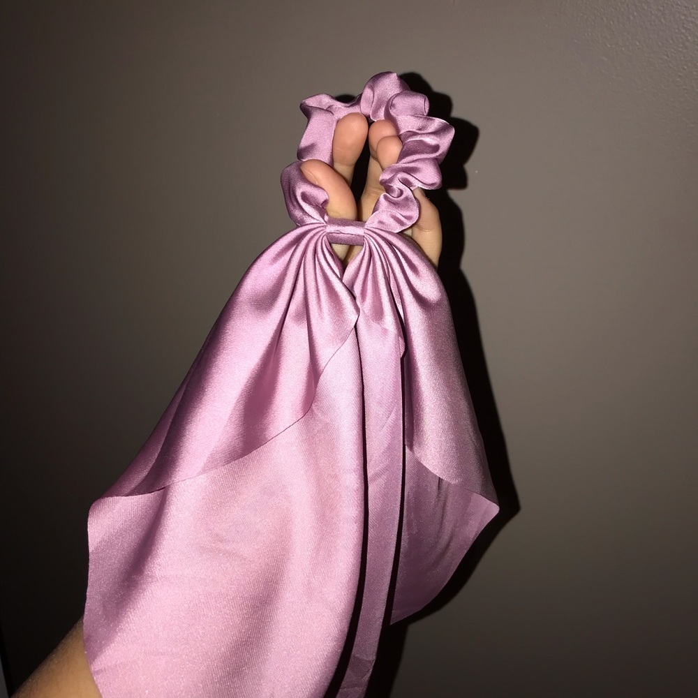 LAVENDER SILK SCRUNCHY